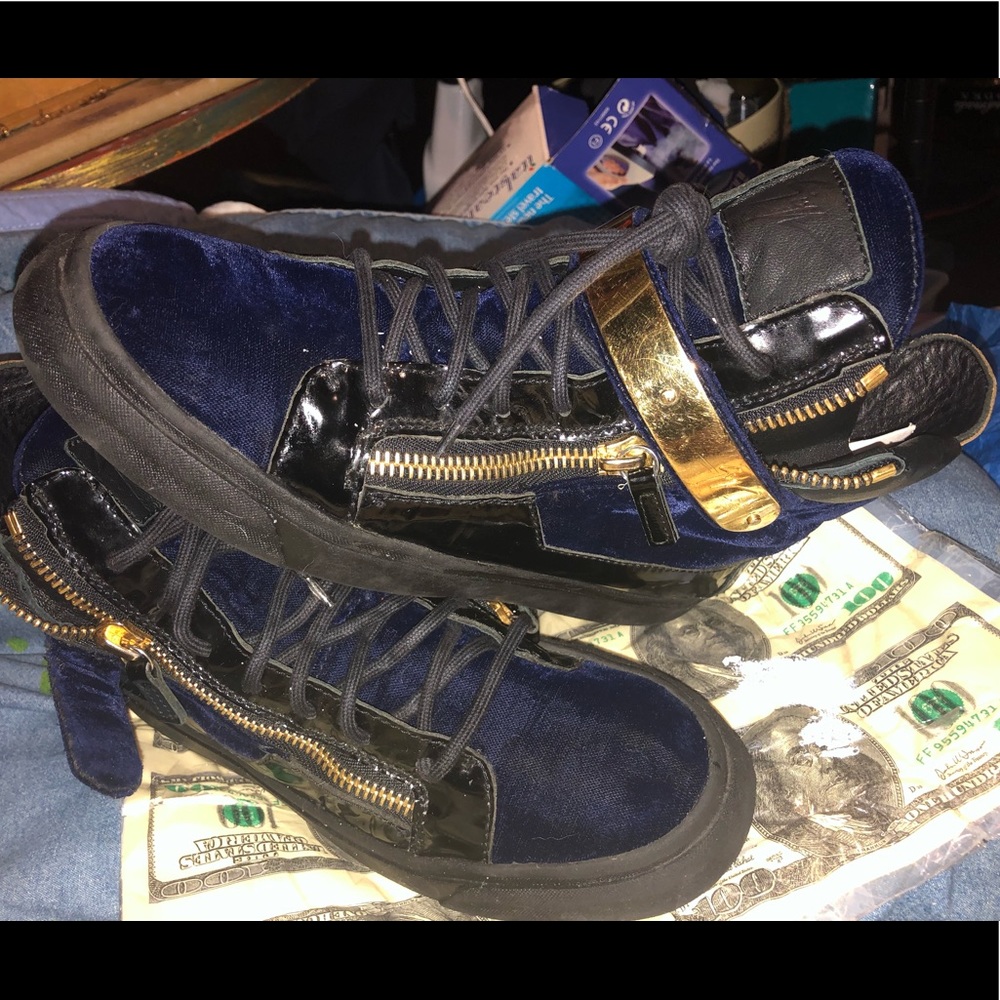 Giuseppe zanotti blue velvet high tops. In size 40